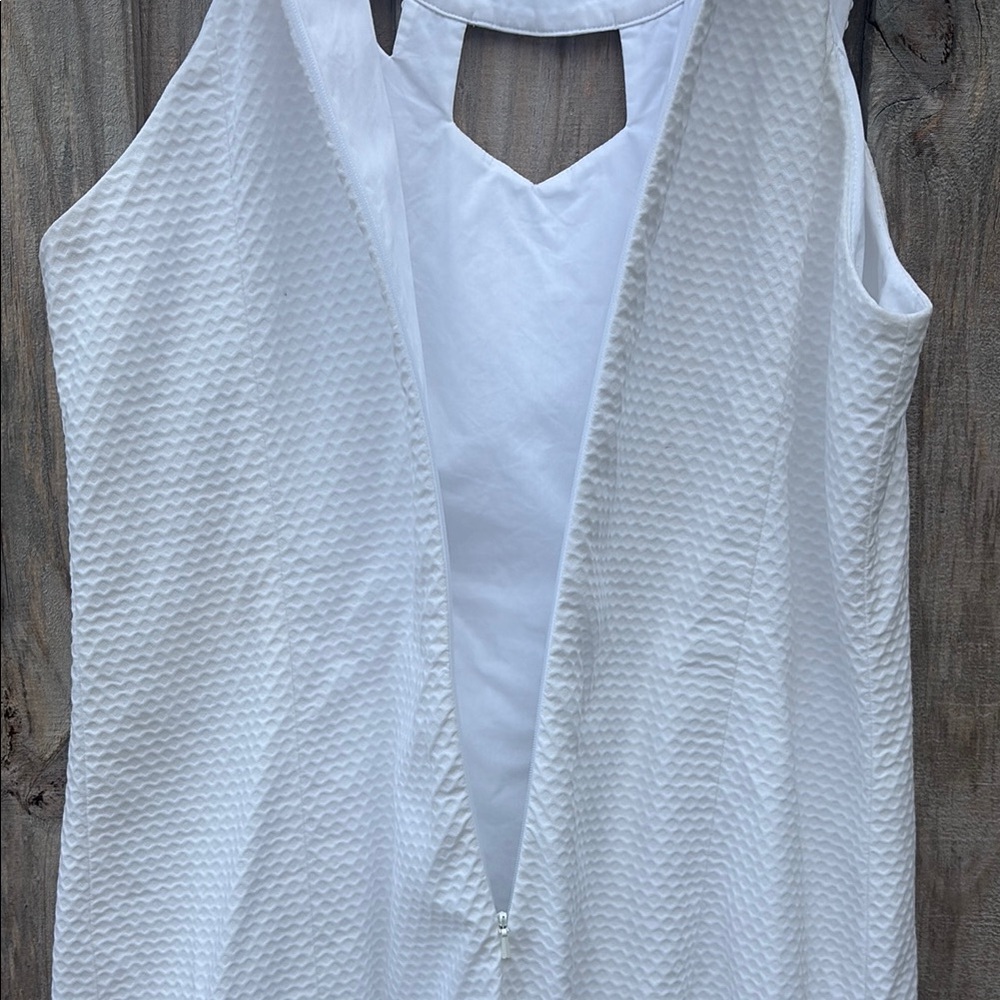 Lilly Pulitzer White and Gold Mini Dress
Laundered, perfect condition - Picture 12 of 16